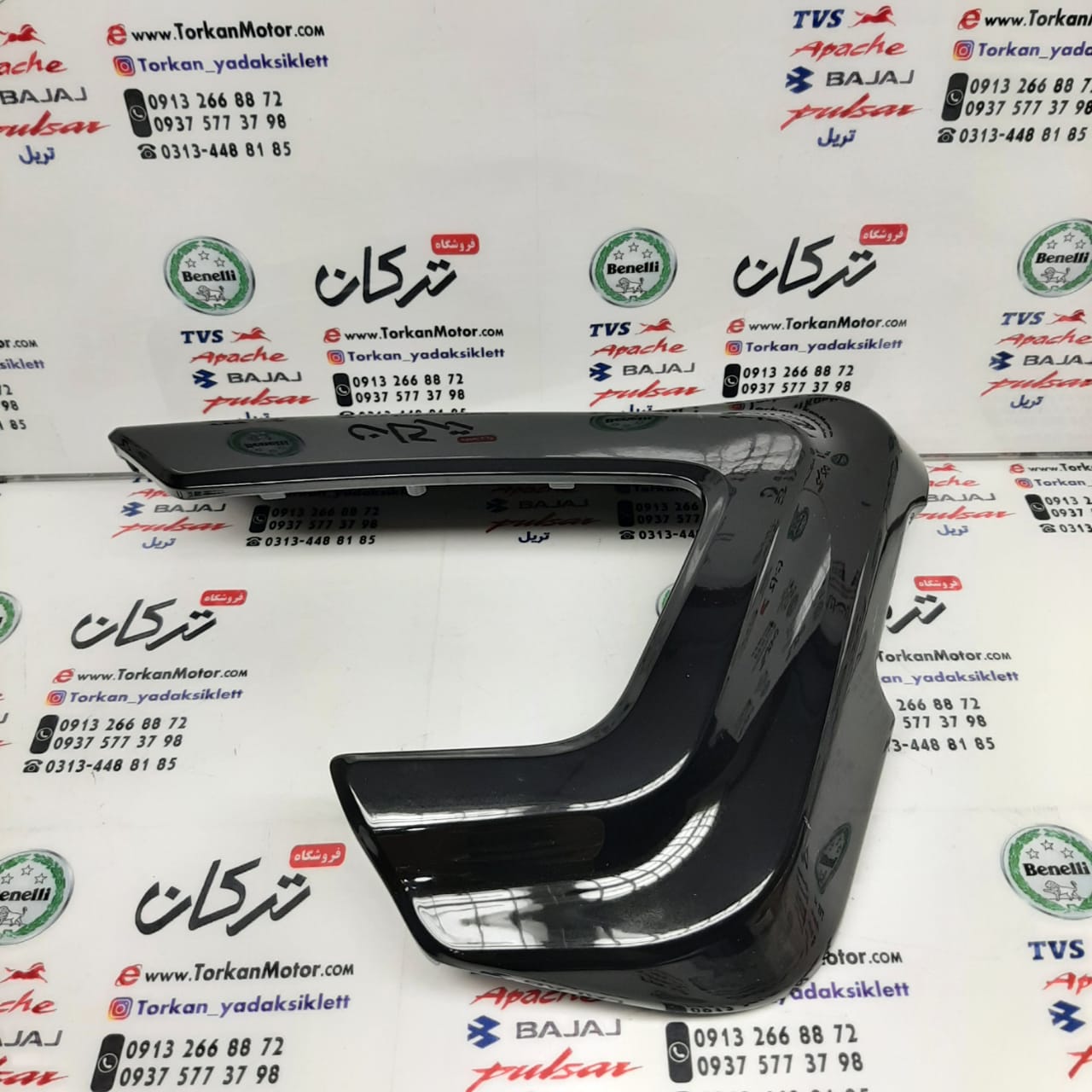 WhatsApp Image 2022-03-18 at 23.11.30 (4) قاب ( کاور ) روی درب بغل موتور کیوی KEEWAY CITY 150 سمت راست مشکی اصلی - Image 1